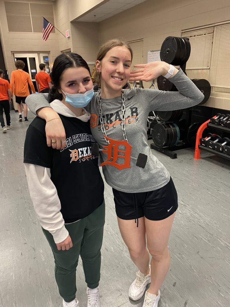 NateViland's tweet photo. S/O to the 6/7 Hour PE Conditioning #APSwole Lifter of the Week, Paige Walk! Keep up the great work! #OneBarb #BarbStrong #HardestWorkerInTheRoom 💪💪💪 https://t.co/JxsDqtZtW0
