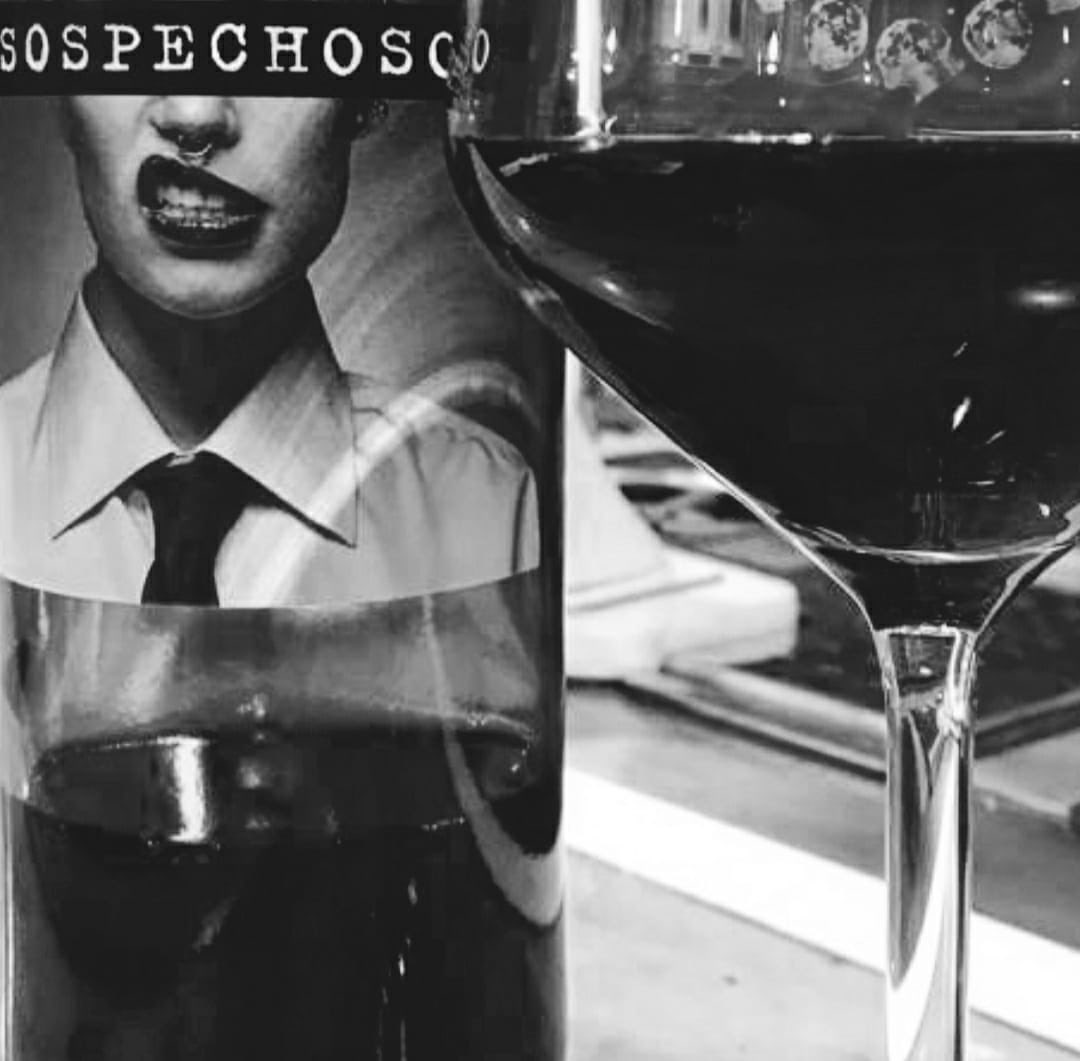 amparo_so's tweet photo. Empezamos el fin de semana con Sospechoso 2019! Y tú? 🍷feliz weekend! https://t.co/tPoipAK6rB