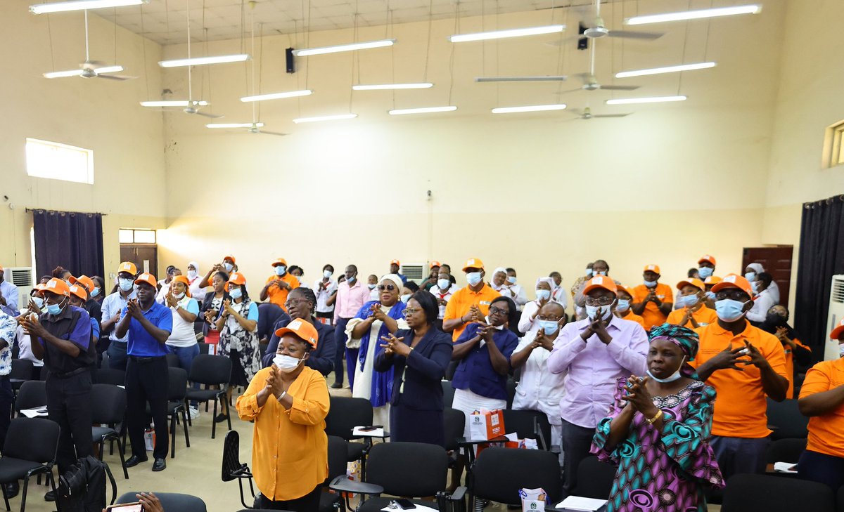 NCDCgov's tweet photo. Yesterday, the #NCDCTeam joined the University of Abuja Teaching Hospital, a centre of excellence in the #OrangeNetwork to commemorate the #WorldHandHygieneDay2022.

We continue to work with health facilities in the network to consolidate the milestones recorded so far. https://t.co/ReWcl7IsPh