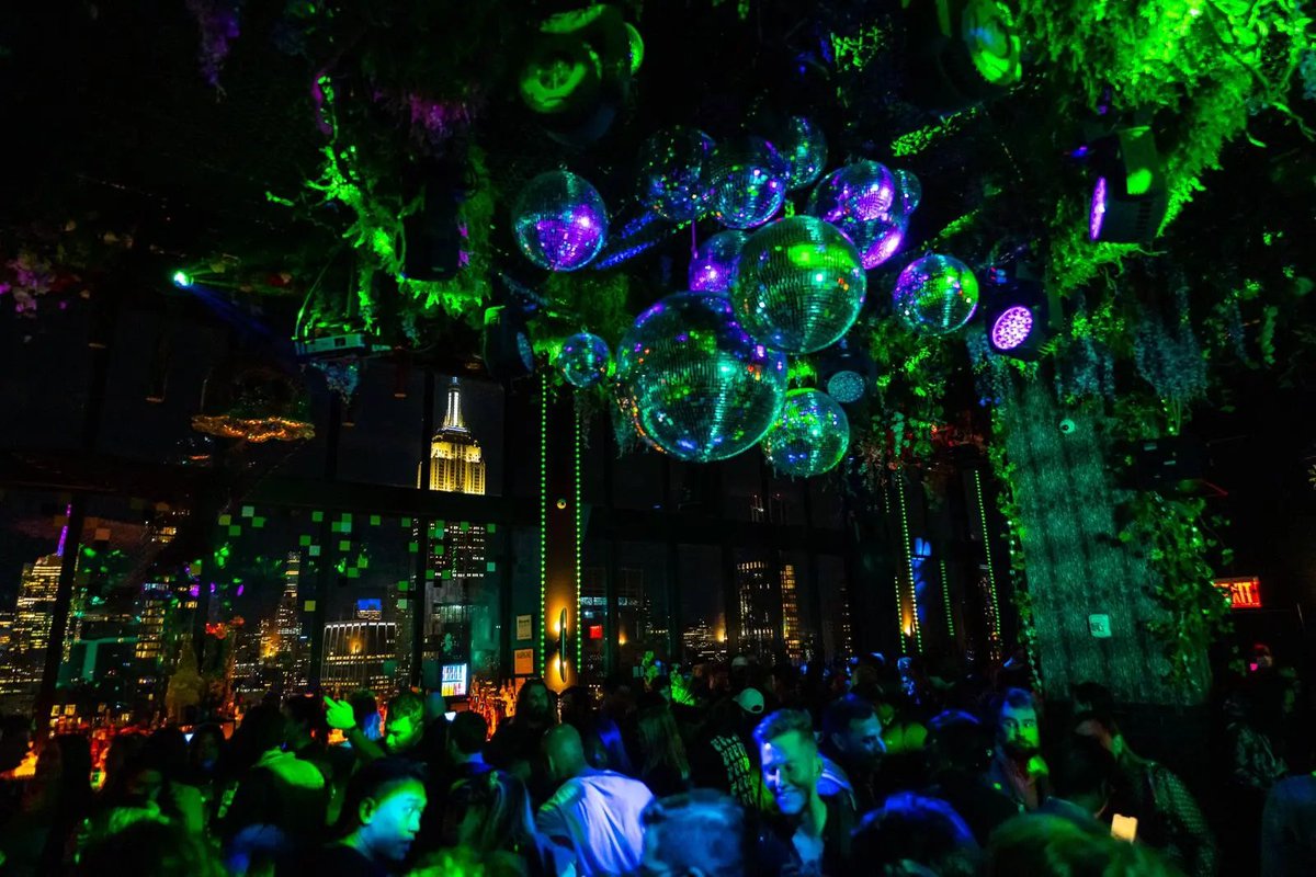 Who's coming to NFT NYC w/ us?

Hodlers-only raffle going right now in discord.gg/mecharcade

Flight, hotel, and tickets to the convention included. Grab a Mech and join us ;)
opensea.io/collection/mec…