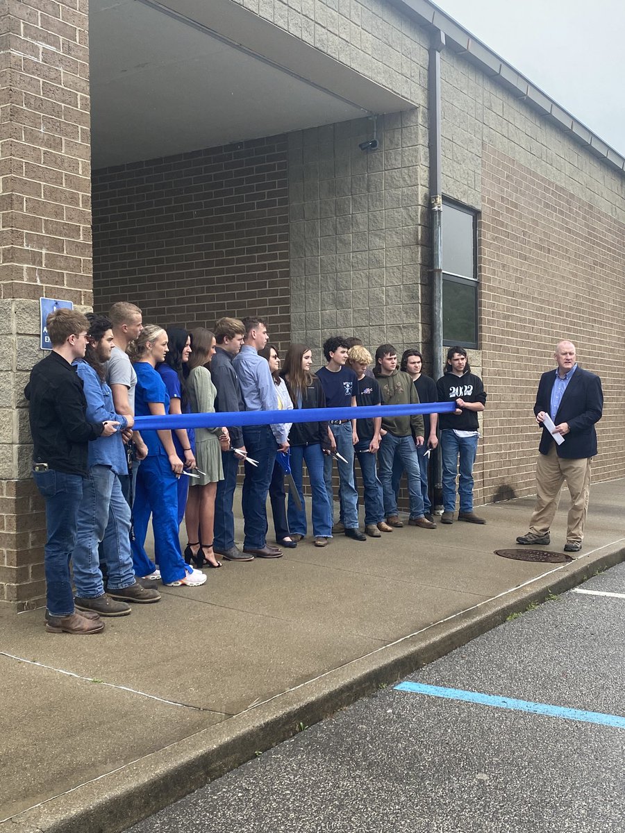 TrayseaMoresea's tweet photo. An amazing day @AtcGreenup The students developed business models with products for sale. Today was the ribbon cutting ceremony. #gcallforone #gconeforall. I know where I plan to do my gift shopping now. 💚🖤💛. Who needs a turkey call?? https://t.co/M3bN99hCyf