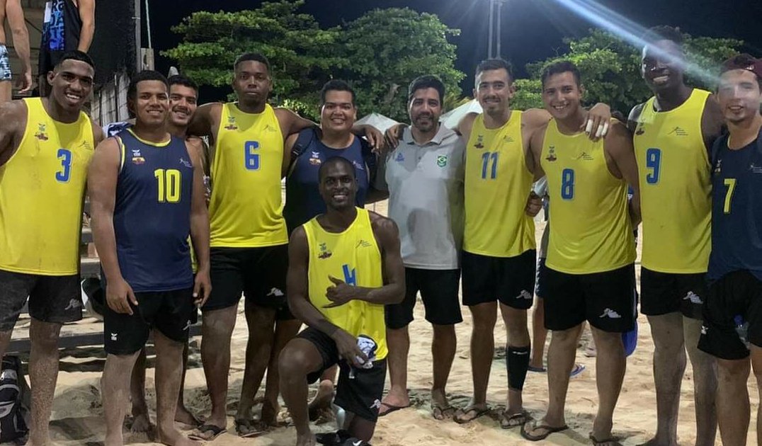 jersonruiz's tweet photo. Terror o vergüenza 
La historia de @balonmano_EC oculta para @LassoGuillermo un entretenimiento con la Tri clasificada al Mundial de Grecia. 
No tiene nada de nada, héroes del deporte, abandonados.
@DiarioExtraEc https://t.co/5SFf7oJ93I 07/05/22
@DeporteEc @ECUADORolimpico https://t.co/eo3JqOIl8c