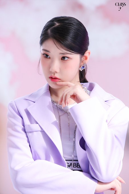 CLASSy_FRANCE's tweet photo. #CHAEWON https://t.co/pJYbZIPBOP