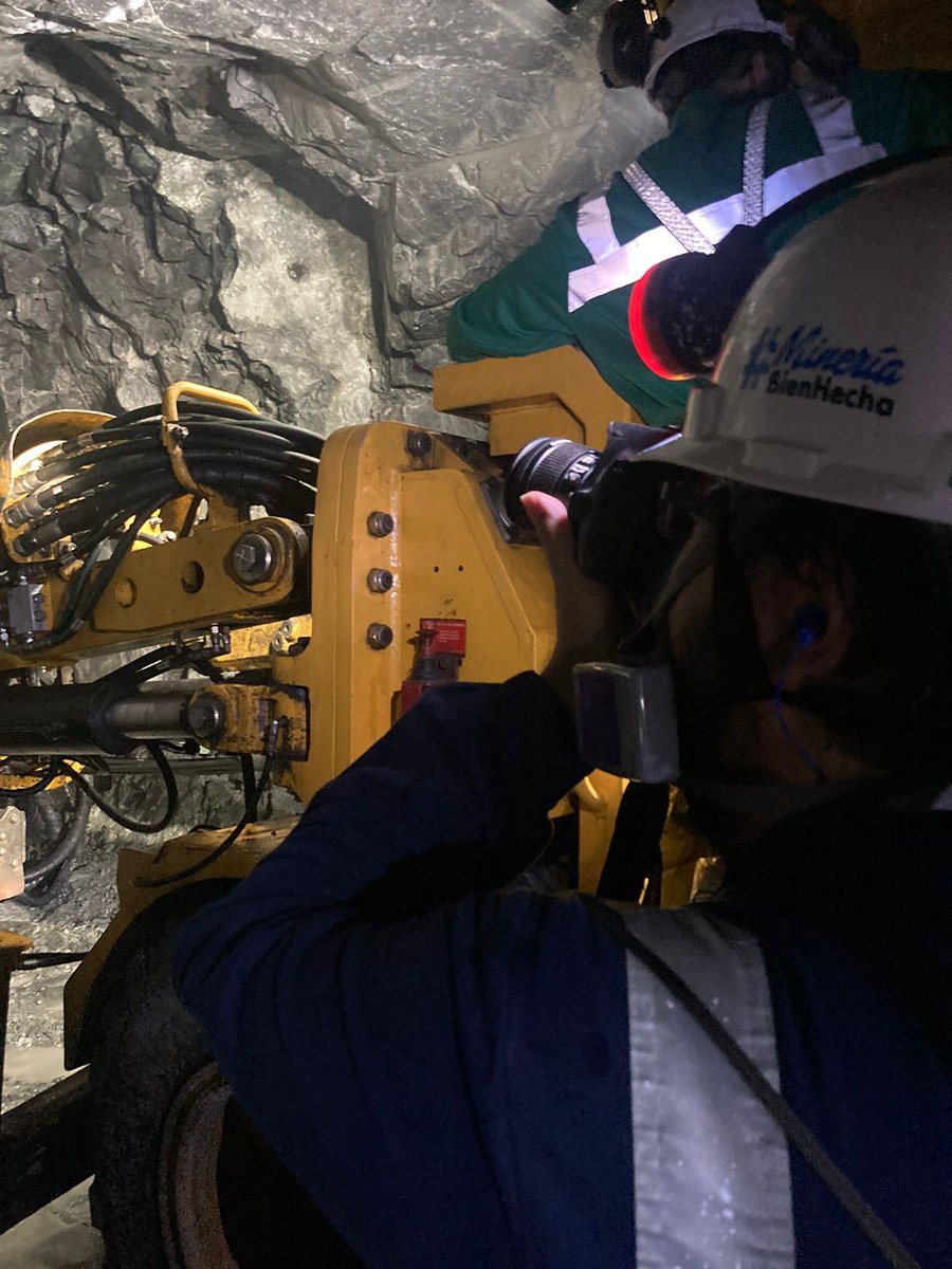 JAIROLEONZAPATA's tweet photo. El equipo SENNOVA del CFMA @SENA_Antioquia  realizó una visita técnica en ⛏️ @antioquiagoldlt ⛏️en el marco de un proyecto de Innovación que tiene el propósito de desarrollar un Simulador Inmersivo de Realidad Virtual para la Minería Subterránea del país. https://t.co/8ZBJnlxfgQ