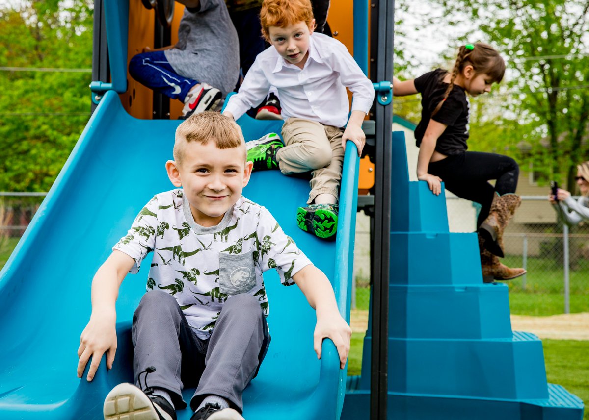 MMTHBuilt's tweet image. Pure joy!

We were thrilled to celebrate the unveiling of the new playground at Jeff West Elementary today! Students have been waiting patiently during renovations the last six weeks, and today was their first day for play.

Congratulations, Tigers!