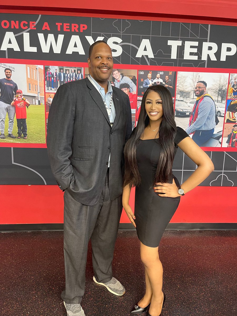 There’s no place like home! 🐢 Felt great to come to the new Jones-Hill House home of @TerpsFootball to emcee the @marylandsbc! Thanks to the Sports Business Society for having me and @TerrapinHoops great Tahj Holden 🏀 for supporting! Such a great event with students & alumni!