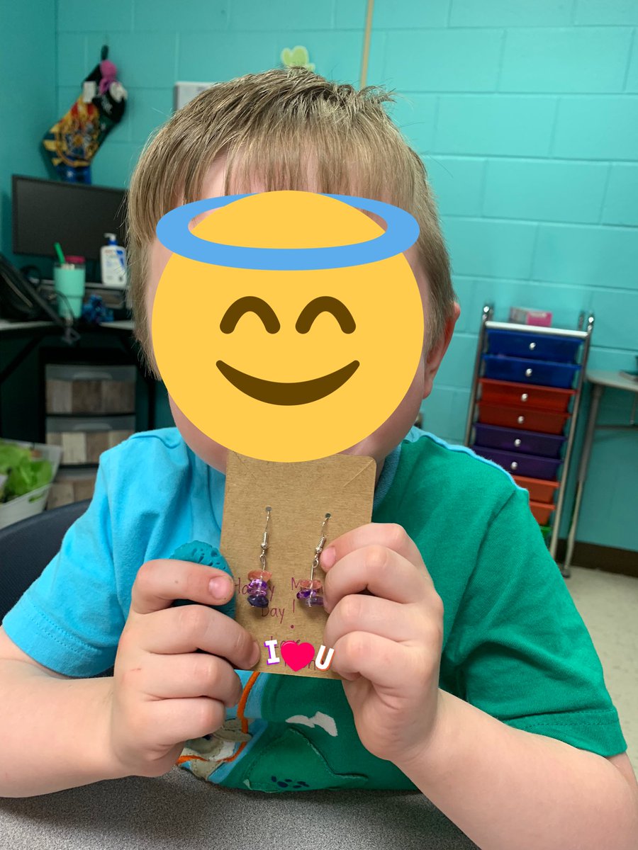 AmyLawCCPS's tweet photo. A few final products for Mothers Day! #oneCCPS https://t.co/D4EjqifQ8J
