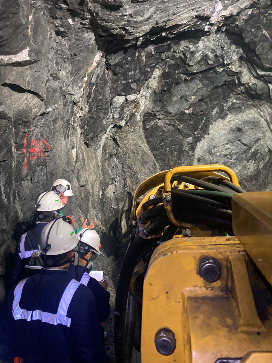 JAIROLEONZAPATA's tweet photo. El equipo SENNOVA del CFMA @SENA_Antioquia  realizó una visita técnica en ⛏️ @antioquiagoldlt ⛏️en el marco de un proyecto de Innovación que tiene el propósito de desarrollar un Simulador Inmersivo de Realidad Virtual para la Minería Subterránea del país. https://t.co/8ZBJnlxfgQ