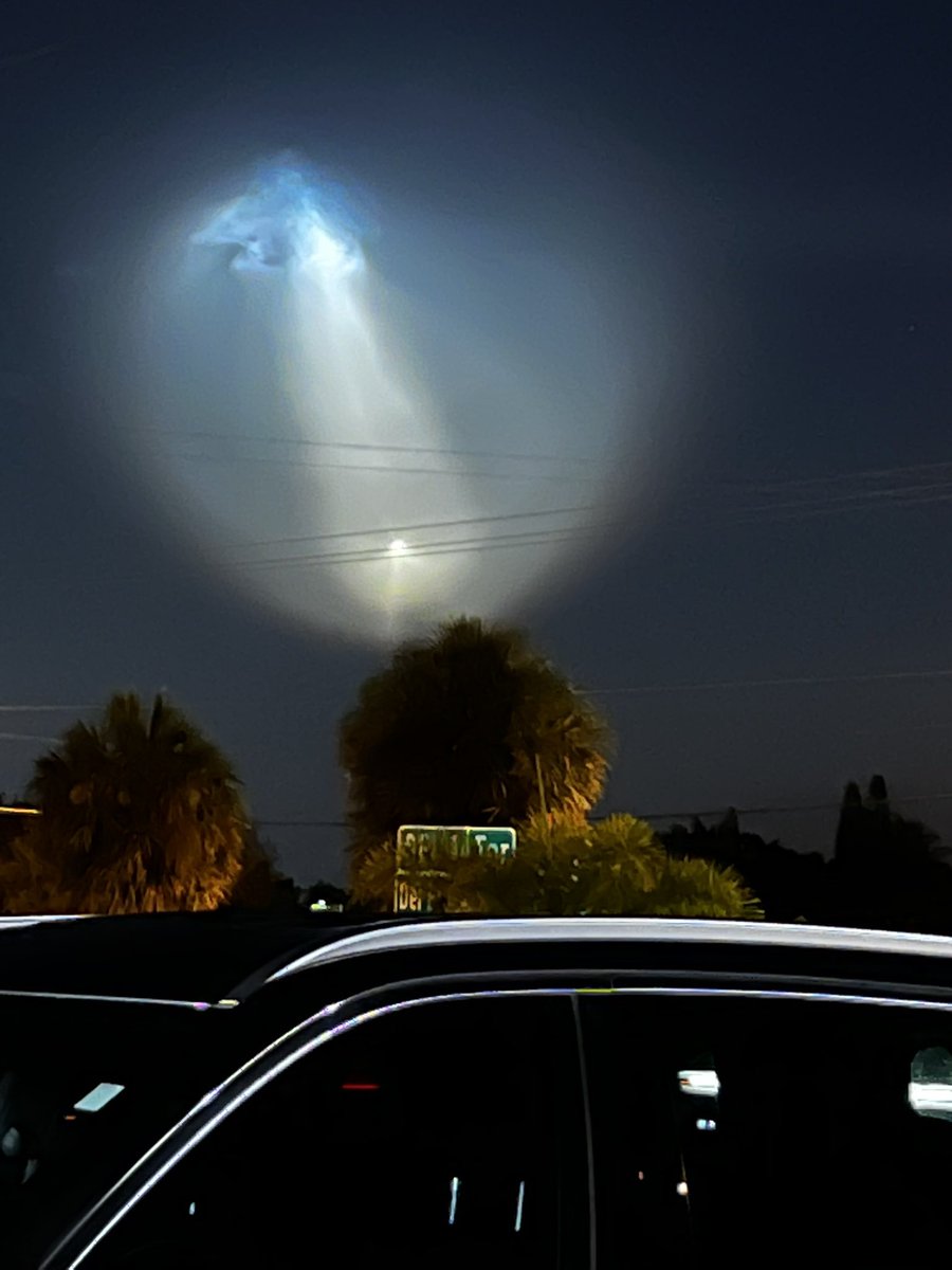 5:47AM Cape Coral, FL 📍

Thought I was seeing a UFO. Afterwards realized <a href="/elonmusk/">Elon Musk</a> bought the sky too