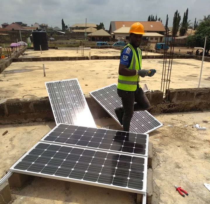 Solarconsultan's tweet photo. Installation of 1.5kva solar inverter at a pharmacy in osogbo osun state https://t.co/qVVp9DqLjw