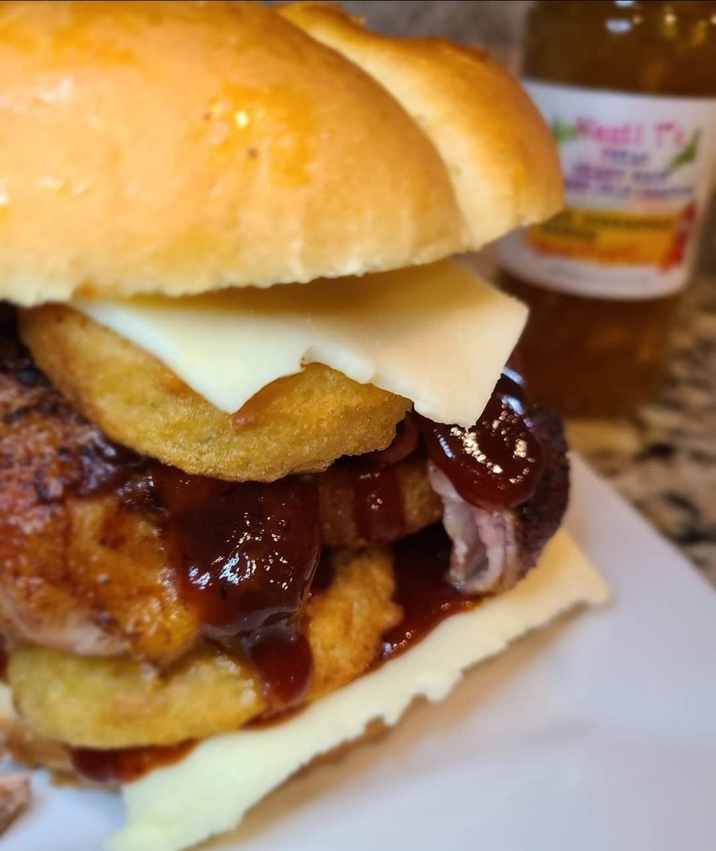 CreationsNauti's tweet photo. Bacon wrapped burger!!
Omggg sooo good! Seasoned with @PullinBBQ .
What's on your grill?🔥🔥🔥🔥🔥🔥🔥🔥🔥
#BBQ #grilling #LoL #Hamburger #bacon #Foodie #foodblogger #photooftheday #PHOTOS https://t.co/wHFY9bEtNp