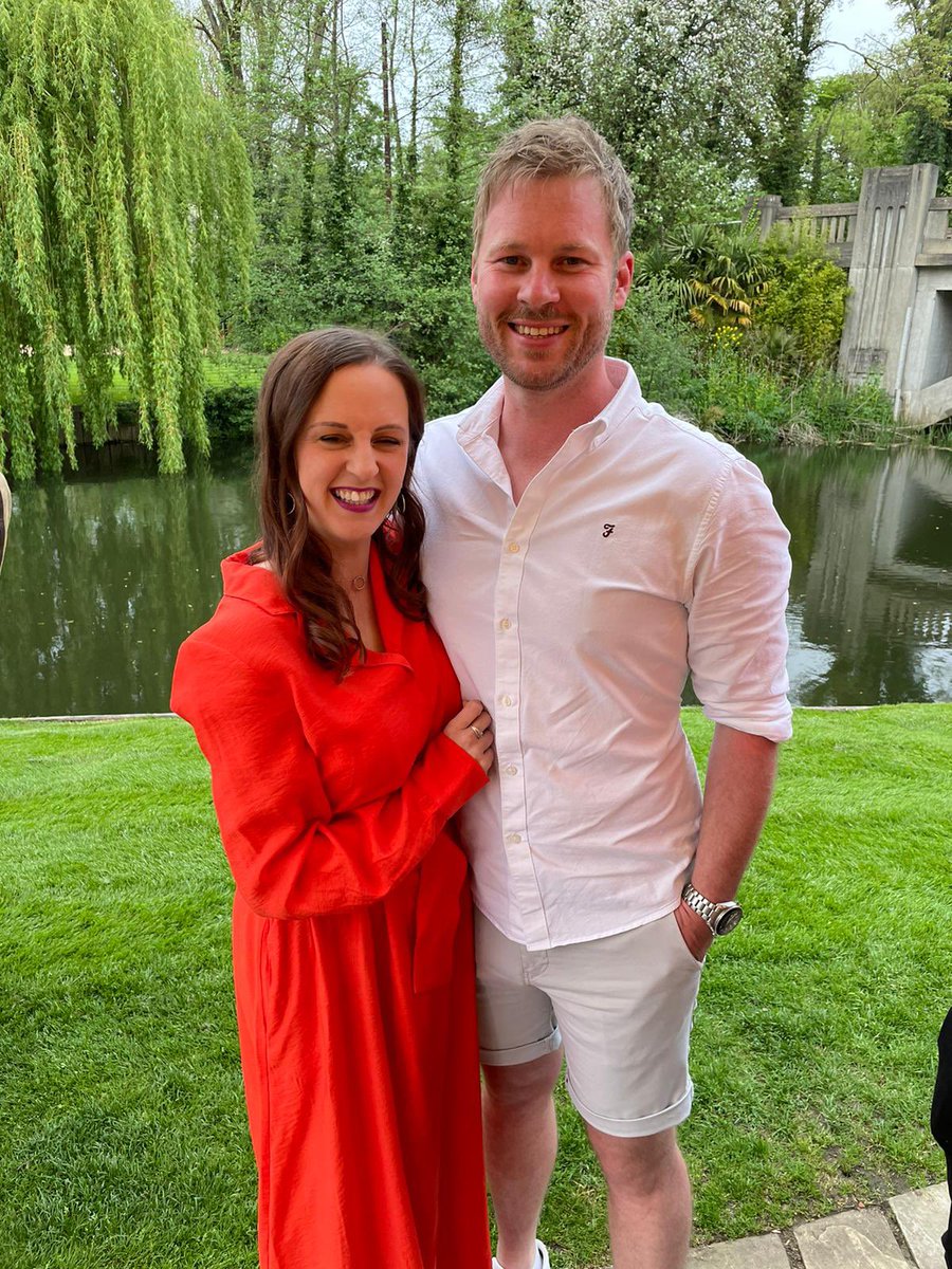 StratColchester's tweet photo. When siblings collide @K8Lindsay 👀 #sister #dwarf #differentdads https://t.co/lTSzLUV1vg