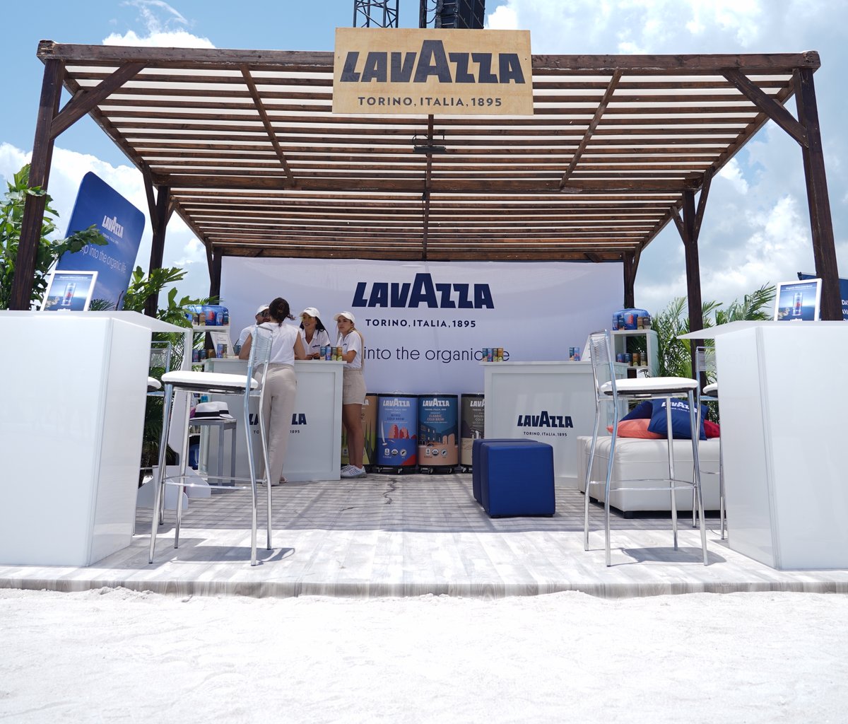 LavazzaUSA's tweet photo. The sun is out in Miami and the Lavazza cold brew is ice cold. We’re at FTX Off the Grid all weekend long sampling all four brand new flavors of #LavazzaColdBrew. https://t.co/s6MCFB6t9x