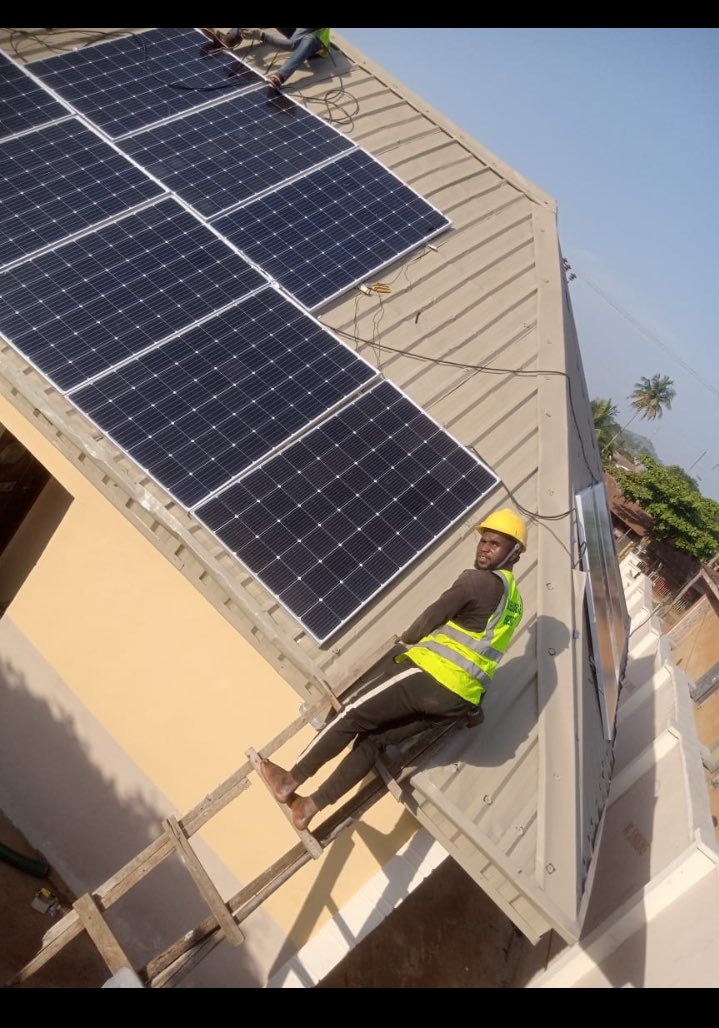 Solarconsultan's tweet photo. Installation at a filling station to power their meters and lightening at okeho Oyo state https://t.co/RCGnVPcLGJ