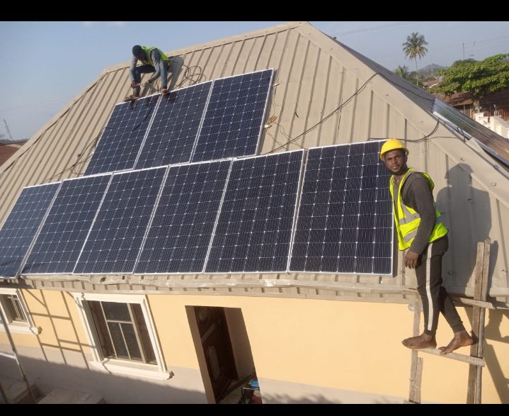 Solarconsultan's tweet photo. Installation at a filling station to power their meters and lightening at okeho Oyo state https://t.co/RCGnVPcLGJ