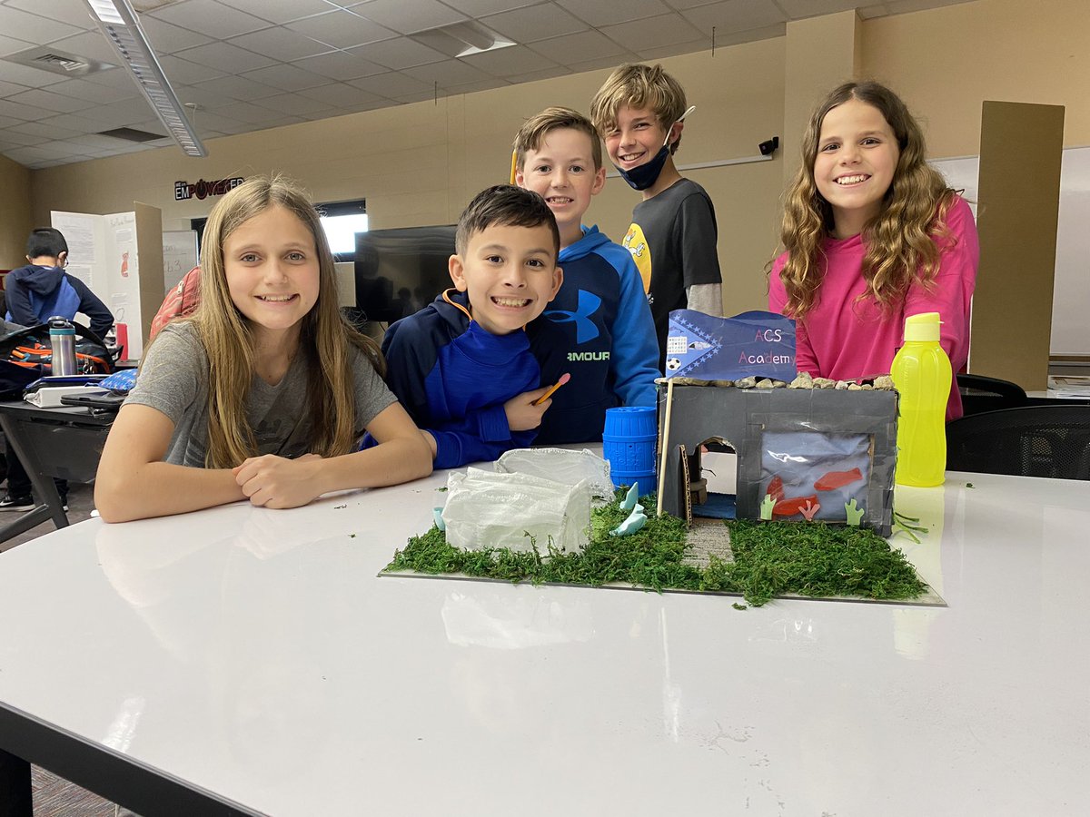 jordangarner95's tweet photo. It may have been loud. It may have been crazy. The procrastination of some groups may have stressed me out more than it should have, but I am so proud of all my students who participated in Design LAB this year! @LakotaUnion #WEareLakota https://t.co/1ELQoq1Aoc