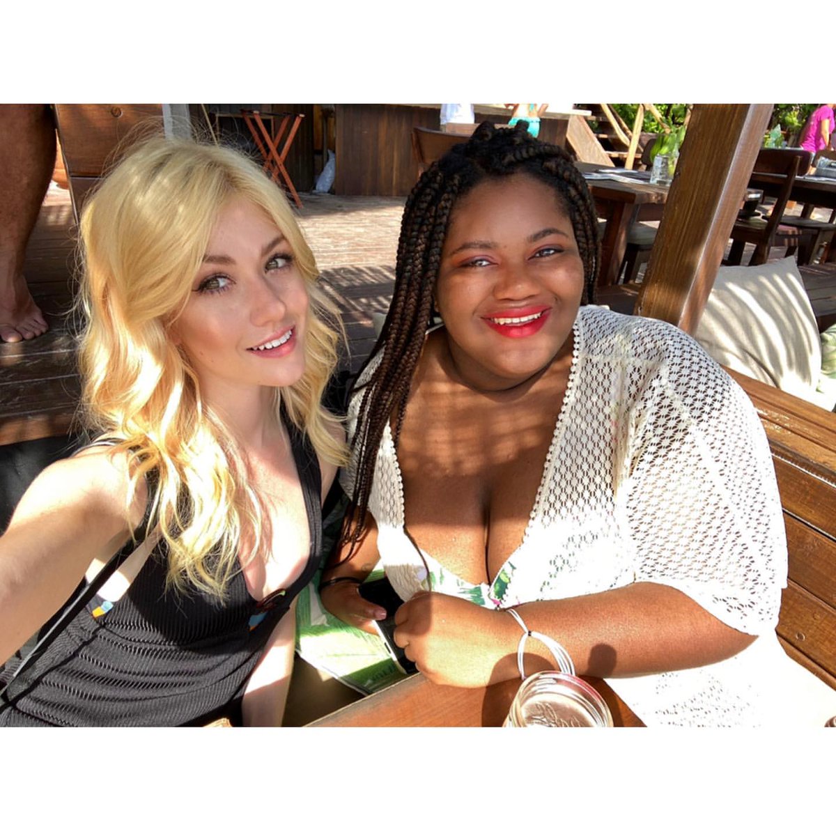 EsmxWatson's tweet photo. *  ✹  　✵   ˚  . 　  * 　
　　　　 ˚ · 
✷   ⋆  .  .  　
　　　.  ✷  　  　  　　 ⊹ 　　
 . 　 ✷  　　 　  *  +  ⋆ 
　　　　  　✷  　　　　　  ·  ·  　 · https://t.co/wRFcsxmgcG
