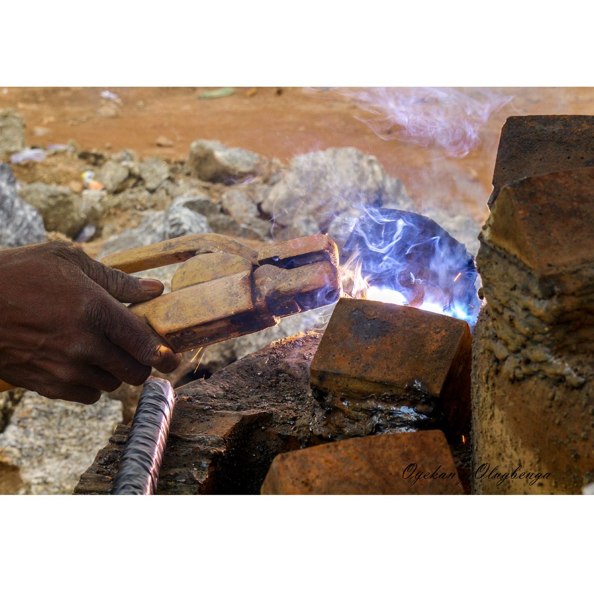 OLUGBENGA1123's tweet photo. "Welders were created because engineers need heroes too." Anonymous....
#street #docunentary #visualstories #oyekanjosepholugbenga #visual #abeokuta #roadconstruction #stories #moments #nigeria #abeokutaphotographer #GlowMedia #prideofexcellence https://t.co/Mz3J9QHnBS