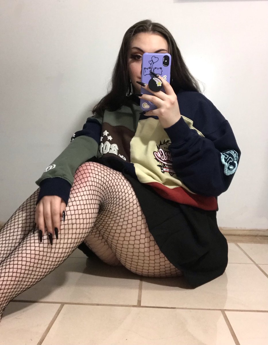 kiraalayne's tweet photo. got my @jschlatt merch and @youtooz plushie in✨ https://t.co/SinyX8vWPB