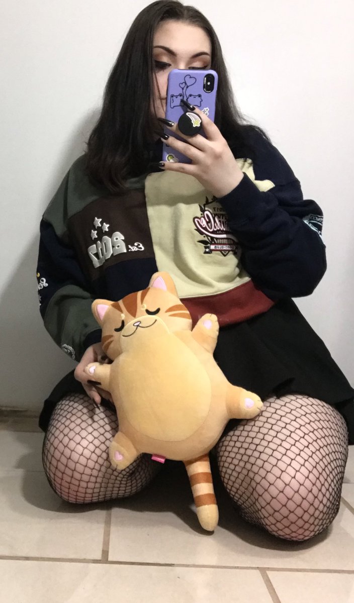 kiraalayne's tweet photo. got my @jschlatt merch and @youtooz plushie in✨ https://t.co/SinyX8vWPB