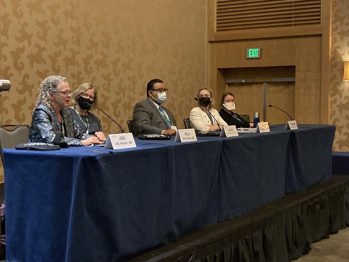 JD_Emery1650's tweet photo. Thanks to the fantastic panelists for the Gibbons Lecture at #ACOG2022 highlighting Life as #OBGYN. Great advice for #ACOGMedstudents who represent the future of our specialty. Thanks to my wonderful ACOG partners @LauraTMercer & @ShefaliPathy . https://t.co/9zRnTWRvsh