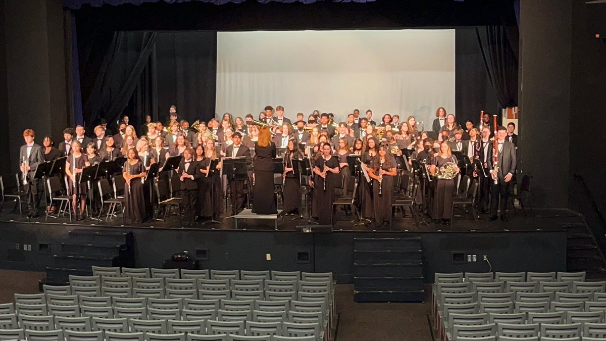 lillian_b's tweet photo. @OliverMSBand competing in Knoxville today. I am going to miss these trips so much! @OliverMNPS @MetroSchools https://t.co/Wu0nORrllc