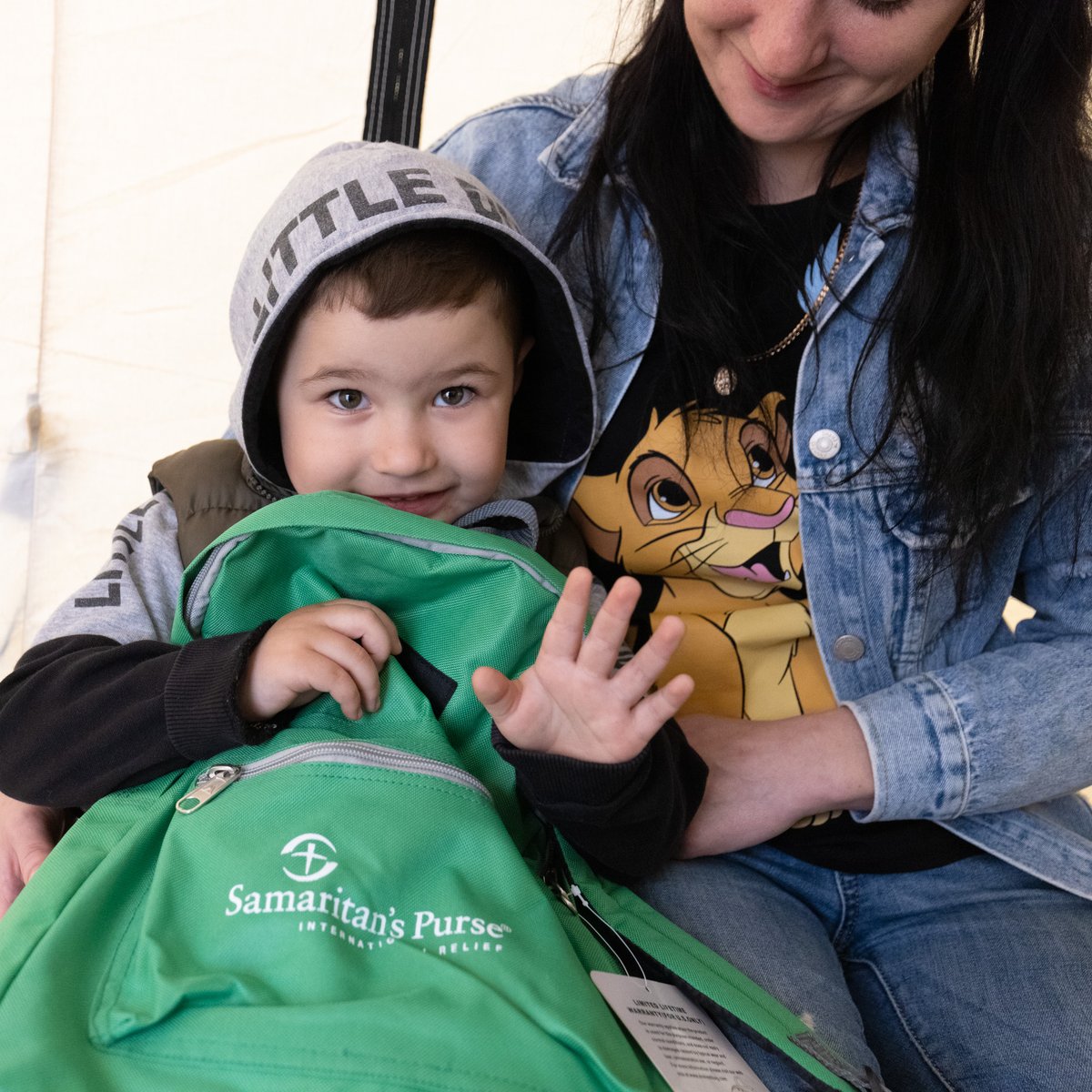 Franklin_Graham's tweet image. In addition to a field hospital, 3 outpatient medical clinics, &amp;amp; mobile medical units @SamaritansPurse is operating inside Ukraine, we have also been focusing on food distribution &amp;amp; other relief items like hygiene kits &amp;amp; backpacks for children.