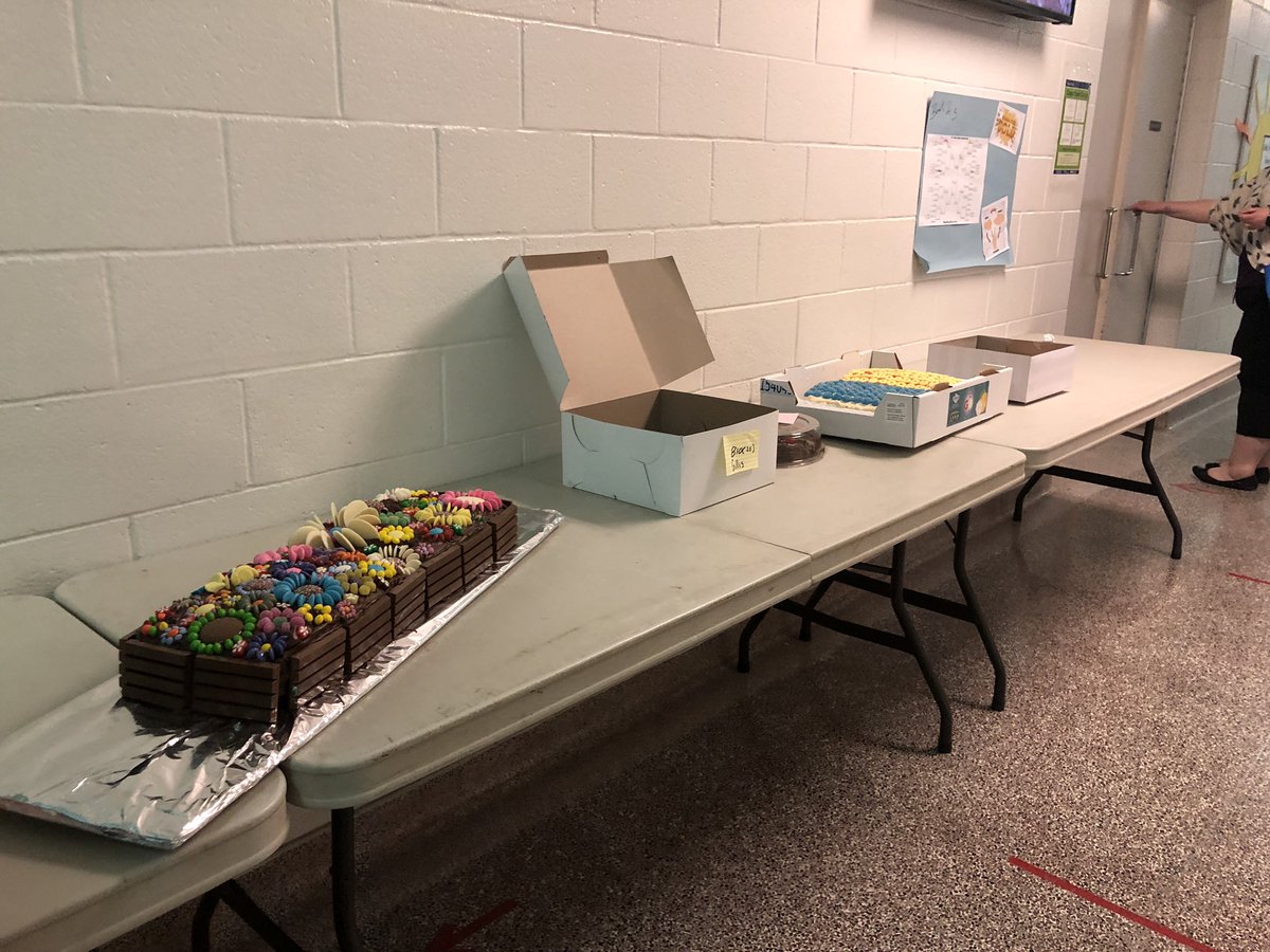 StElizabethOCSB's tweet photo. LOVE when friends arrive and surprise you with cake…for your whole school! Thank you @SacredHeartOCSB for the #CakeAuction cakes! Yum!!❤️ And congrats on another big success for so many great charities! #CathEdWeek #ocsbBeCommunity #ocsbGratitude https://t.co/8bTgVLgWRJ