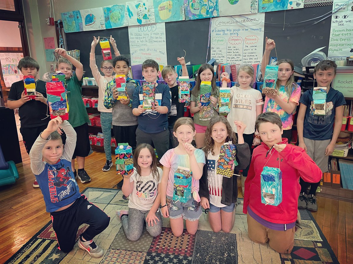 Russell3TV's tweet photo. Students upcycled beverage cartons into bird feeders this week! #wearetuskyvalley https://t.co/L8lLPZduyD