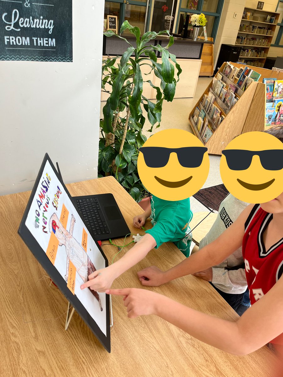 emilycarrlc's tweet photo. That’s a wrap! So proud of all the hard work our grade 5 Ss did to showcase their human body #makeymakey projects. Thanks EC for all compliments and questions.  @marshatkelly @Purveen_Skinner @tvdsbtech https://t.co/oZdrRJ7gfV