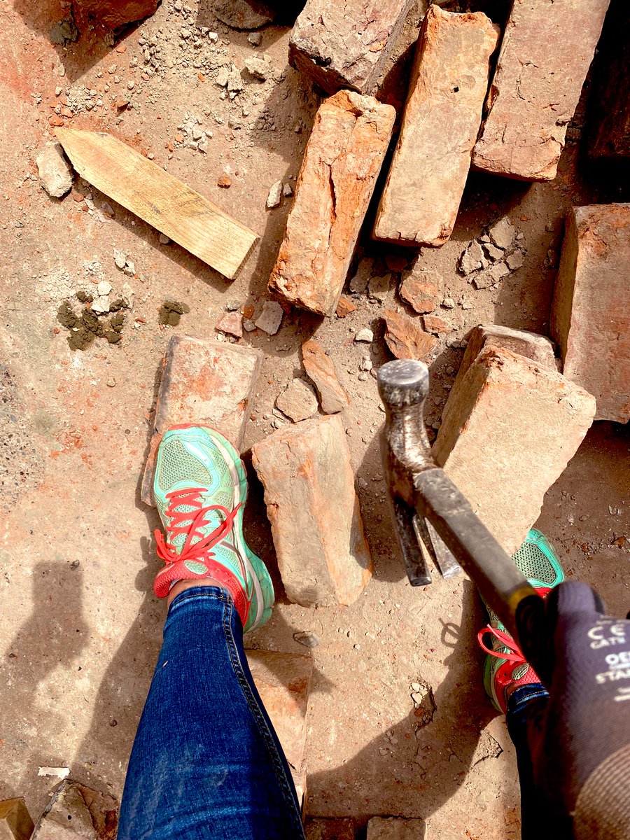 CarlaBallantine's tweet photo. Busy week #labouring …no, not the elections …this… #BrickClean #NoMoreMortar #Bricky #ClampBricks #Bricklaying #BrickPicking #FeatureWall #Renovations #VictorianaTerrace #DoorBrickup #NoMoreDoor #LoveBricks 🙌 #Pointing https://t.co/SN9Lw4Rko0