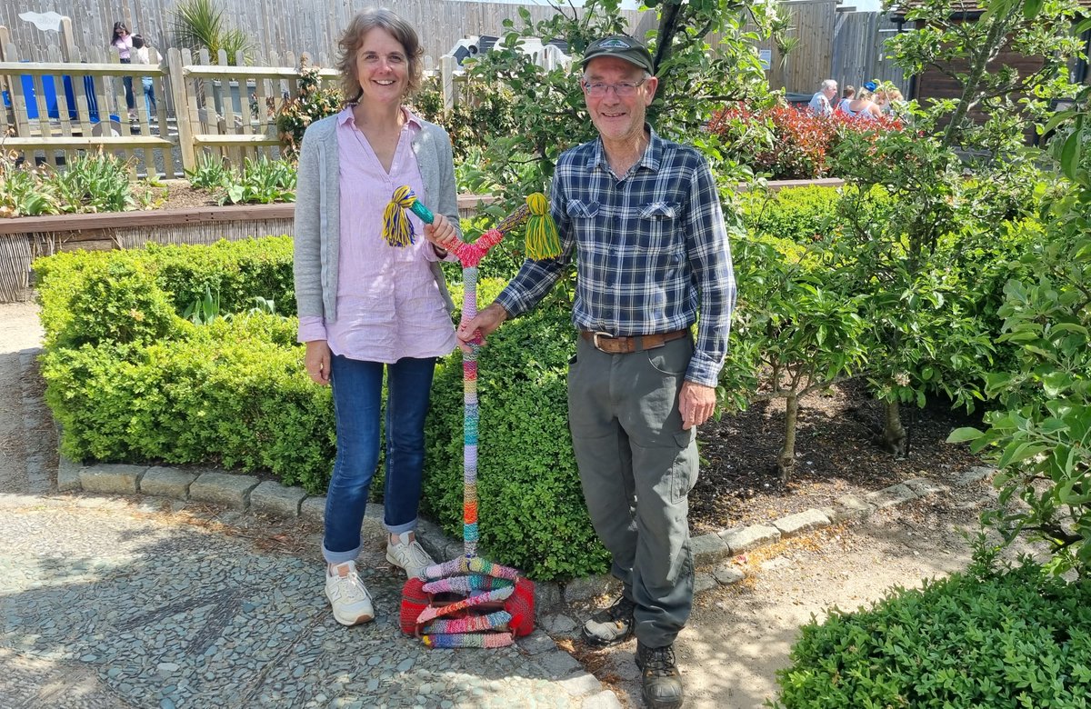 MuseumGardening's tweet photo. Leave a #mower alone a few mins...#woolbombing Guru founder @madeandmaking @sarahbrangwyn &amp; team transformed 1960 Dux Minor Push Mower into vibrant art They offer exciting #sewing &amp; #craft #workshops in same building, the glorious @TatesGCs @southdownshc #Hassocks @TheBuddingFD https://t.co/CSSTQrNgf7