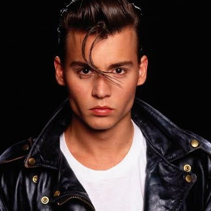 centraldepp's tweet photo. 6- CRY BABY (1990)

Na cidade de Baltimore dos anos 1950, um motociclista rebelde e delinquente com um coração de ouro ganha os afetos de uma estudante certinha, contrariando os desejos da sua mãe. https://t.co/6Ug6IXv7Sg