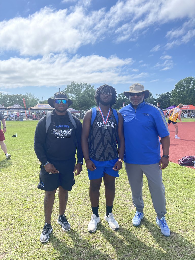 Florence_Sports's tweet photo. Congratulations to Camron Murphy on placing 2nd in discus at State Track &amp; Field Meet with a throw of 148’. https://t.co/OM84VvhM61