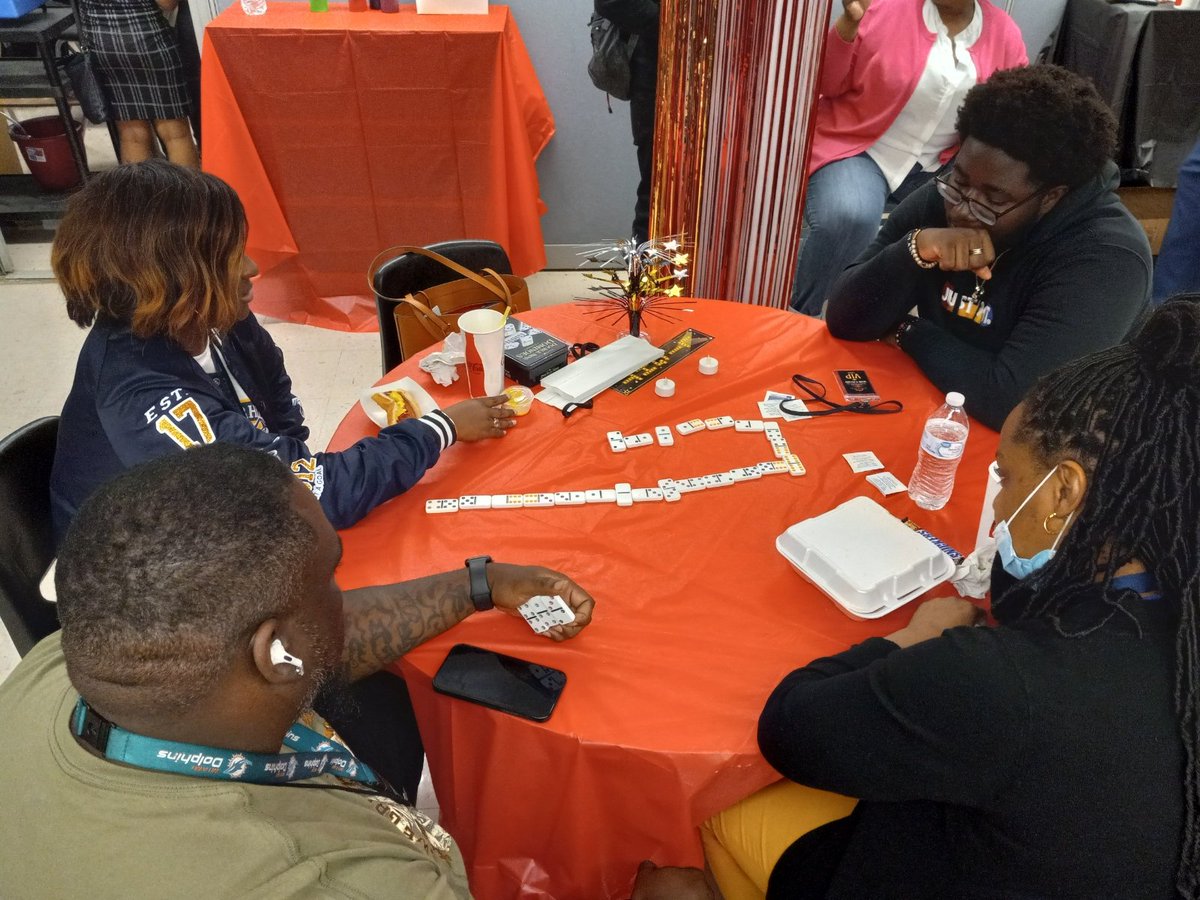 mschryssi's tweet photo. #bestlunchbreakEVER Closing out #TeacherAppreciationWeek2022 with good fellowship, togetherness and food! @kkalimaxwell @L612S @BarBioL612 @Lauderhill612 🐾💙💛
#funfriday #pantherNation #PantherPride #PantherFamily https://t.co/YmGT5kLUmd