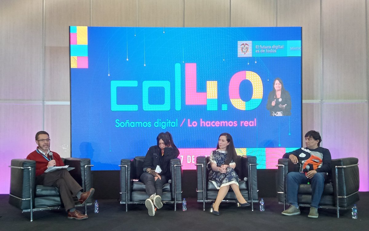 Col5punto0's tweet photo. ¡@soyelfrailejon la rompió en las pantallas de📱y 📺!
¿Cómo fue posible?
Descúbrelo en la charla de #Colombia40 'Casos de éxito: De la TV Pública al mundo' y conoce las mentes detrás de este icónico personaje que se metió en el ❤️ de 🇨🇴 https://t.co/1DJvx6mveh #Col40Viernes https://t.co/OicDrXmpmJ
