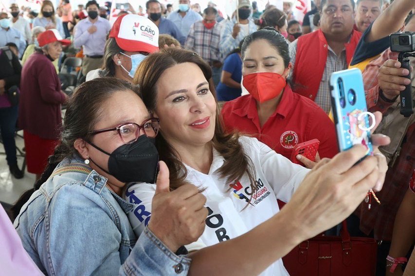 caroviggiano's tweet photo. En #Mixquiahuala es tiempo de #DarleCampoAlCampo con apoyos, maquinaria y equipamiento a los productores rurales para lograr un #HidALGOMUCHOMEJOR. Gracias senadora @BeatrizPRangel_  por tu presencia y acompañamiento durante la clausura del Foro Estatal del Campo. https://t.co/7A5vvF655v