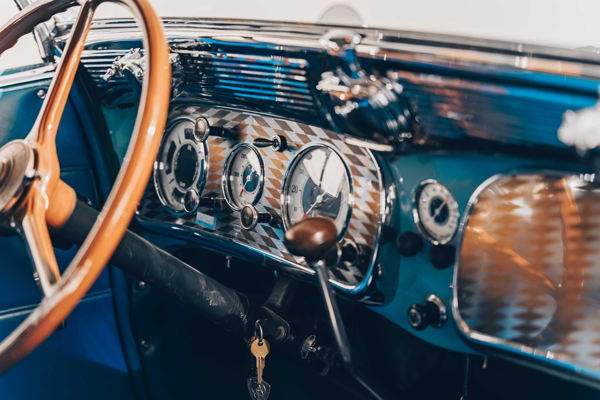 LeMayACM's tweet photo. Feature Friday: 1934 Auburn Cabriolet Model 850Y

This particular model in our collection is especially rare, given its perfect 100% authenticity rating certified by the Auburn Cord Duesenberg Club of America. It is one of only 4 Model 850Y Cabriolets are known to exist! https://t.co/Vbe2OTTdZ7