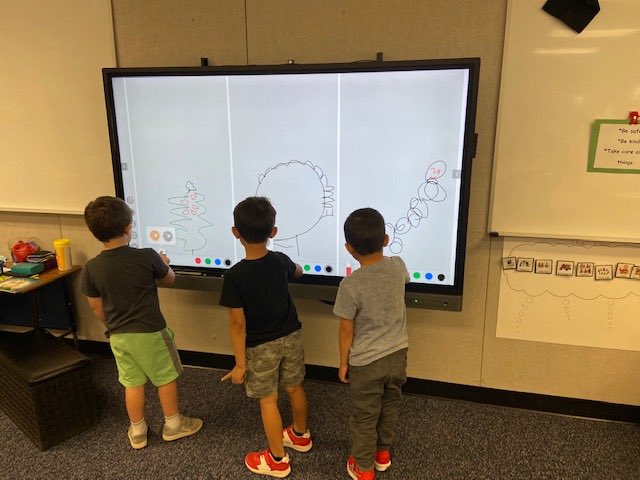 jcastelhano's tweet photo. These amazing little students are learning functions and labeling on their new @BenQAmerica boards. @gps_ts @GPS_District #interactiveboard #edtech #edtechedu https://t.co/QSTYMA5auj