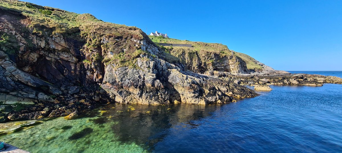 nicillemhoire's tweet photo. A wee splaoid to Ness this afternoon. Walked to the shielings at Cuisiader and then went to Skigersta Harbour. A lovely day for a walk.
#Cuisiader #Shieling #Airidh #Skigersta #Ness #IsleofLewis #OuterHebrides https://t.co/ygSimsIhWN