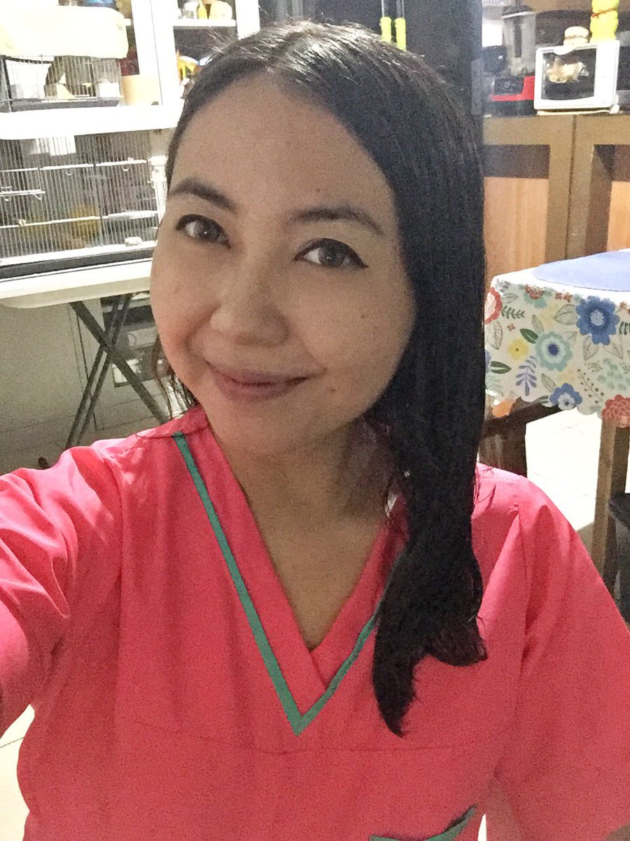 iCheRitzYou's tweet photo. Kulay Barbie for today’s videow😅💗💚 #MedicsForLeniKiko #MFLK #MDA #IbotoNa10Pilipinas #Ipana7oNa10ParaSaLahat https://t.co/qGuAK75sNW