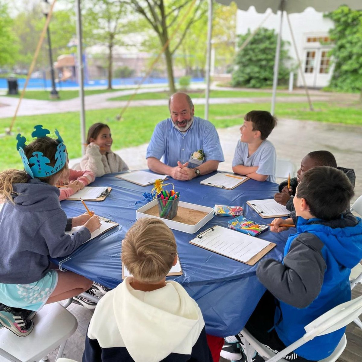 PennCharter's tweet photo. The Class of 2032 says: It was great to meet our OPC โ72 pen pals today in person and talk about their experiences at Penn Charter!!!! @penncharteropc #OPCWeekend2022 https://t.co/7eE6p2uSaR