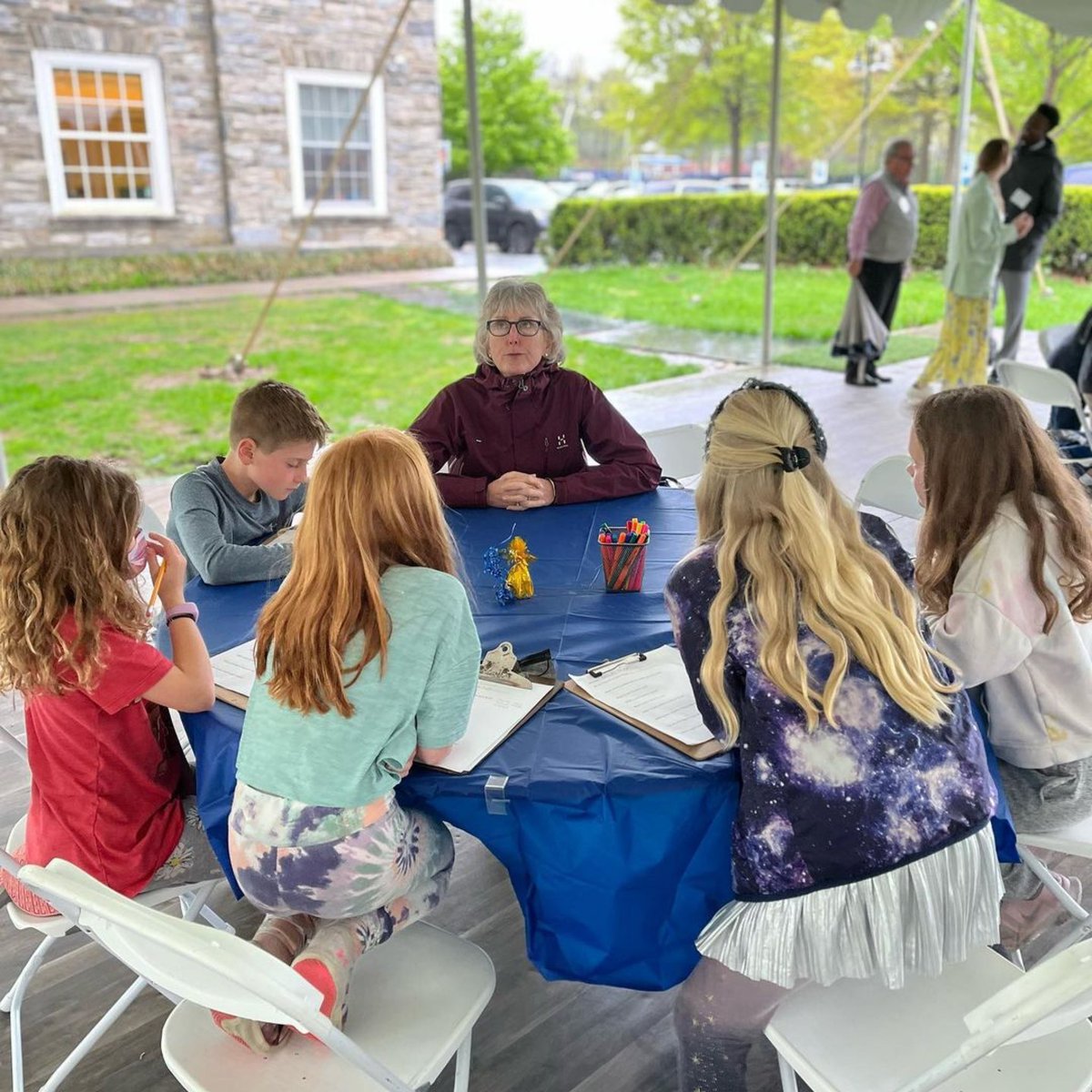 PennCharter's tweet photo. The Class of 2032 says: It was great to meet our OPC โ72 pen pals today in person and talk about their experiences at Penn Charter!!!! @penncharteropc #OPCWeekend2022 https://t.co/7eE6p2uSaR