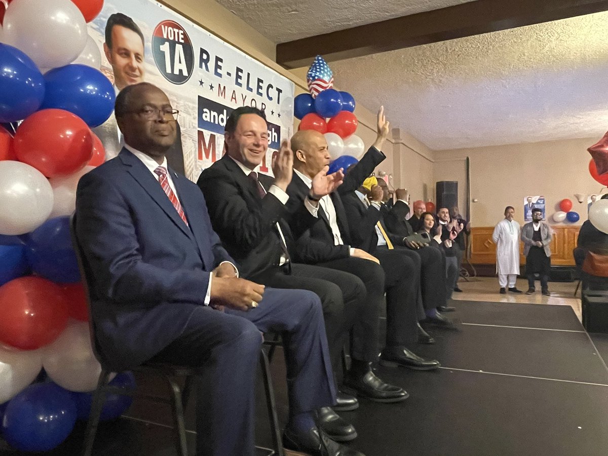 andresayeghNJ's tweet photo. @SenBooker supporting #4moreyears of progress in #paterson @andresayeghNJ  #PatersonProud https://t.co/MHpIEwtWX4