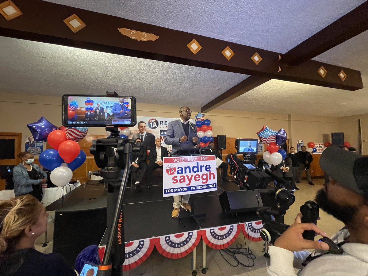 andresayeghNJ's tweet photo. @SenBooker supporting #4moreyears of progress in #paterson @andresayeghNJ  #PatersonProud https://t.co/MHpIEwtWX4
