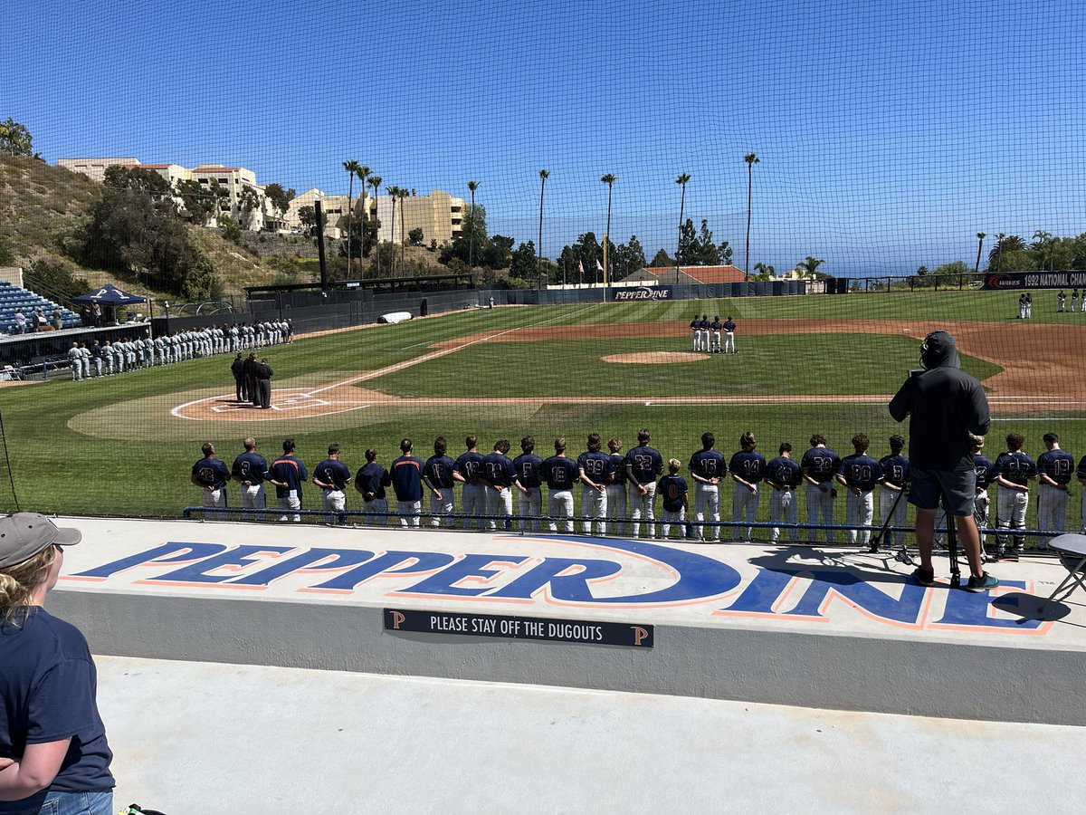 Literally snd figuratively the best thing you can do in the world (okay, other than hitting the Powerball numbers or driving an Aston Martin thru the Scottish highlands) @BYUBaseball-@PeppBaseball in Malibu is resplendent. 
#72andSunny
#SurfAMBaseballPM https://t.co/DpiT8iQlRK