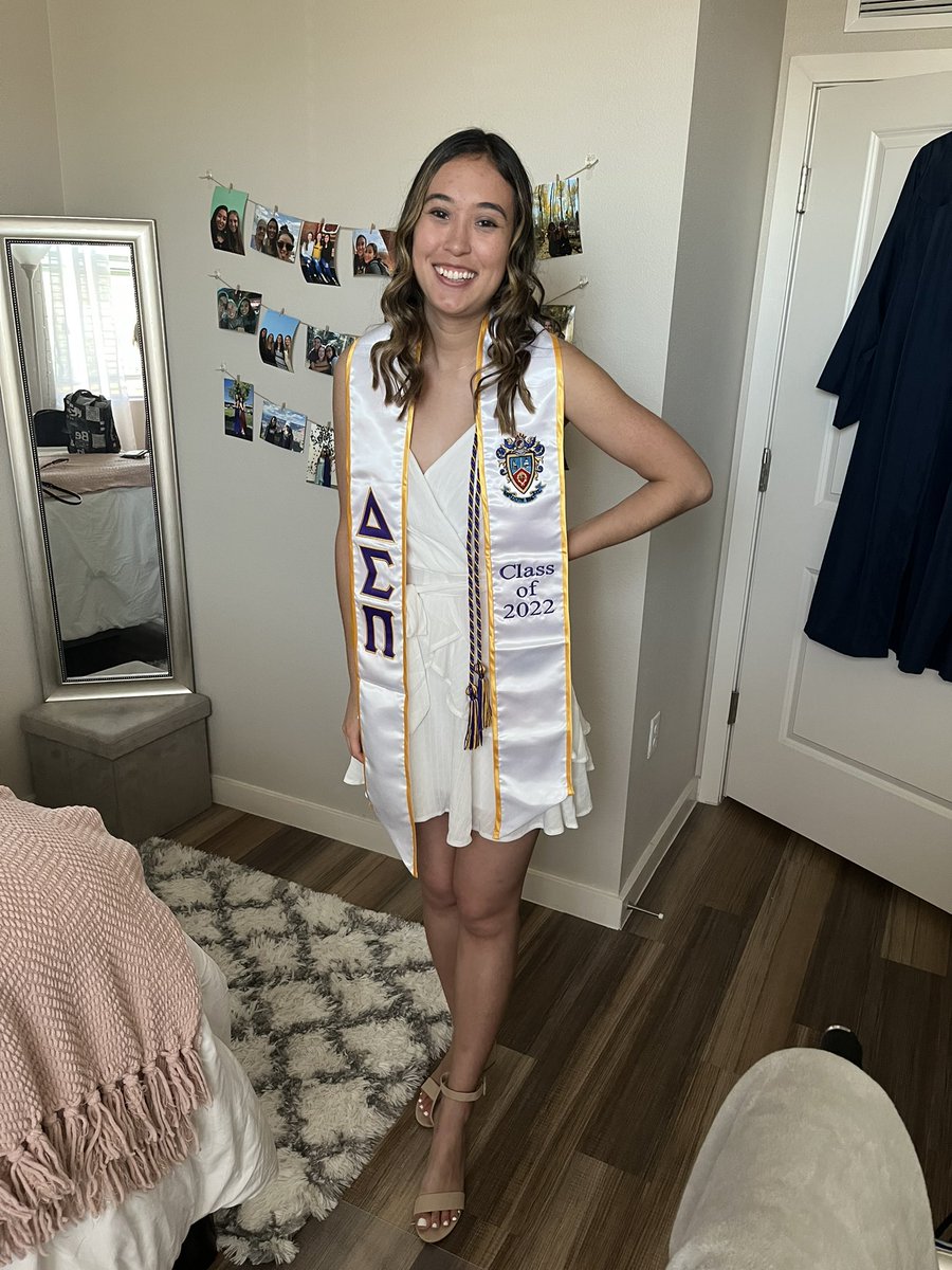 emgillaspy's tweet photo. We love you and are so proud of you!! Congrats 🤍 #NAUGrad #Classof2022 https://t.co/xVH1MOultc
