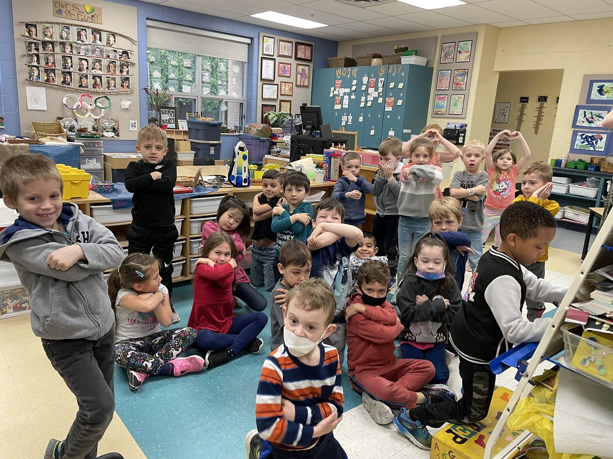 LPSKinderkids's tweet photo. A warm hug from our students. @LPSStormWatch https://t.co/lvgeDPHLfs
