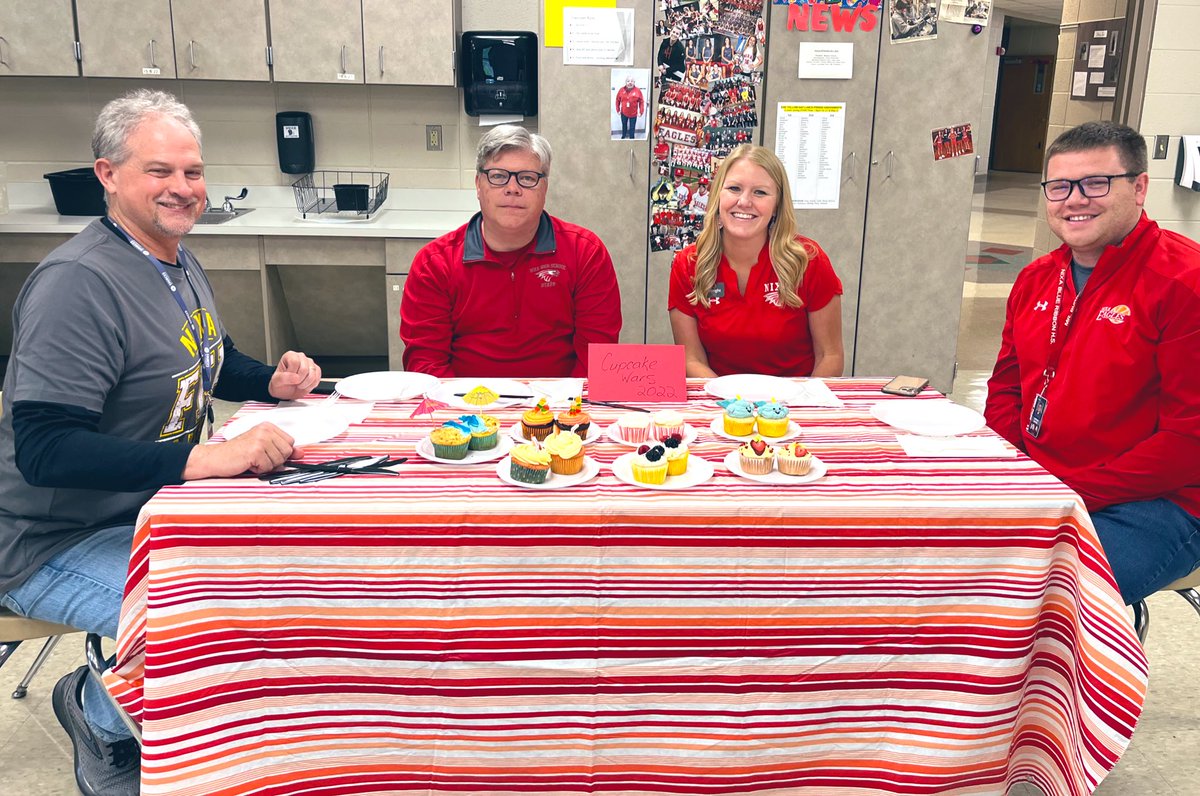 MrsWrite31's tweet photo. Highlight of a busy Friday: judging Cupcake Wars! Thanks to talented @NixaHighSchool students for a delicious treat! https://t.co/9EP2zk8aeE
