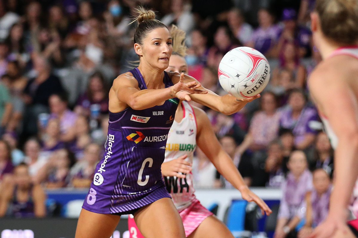 Great article by <a href="/EmmaGreenwood12/">Emma Greenwood</a> for <a href="/cmail_sport/">Courier Mail Sport</a> with Kim Ravaillion ahead of today’s match with <a href="/MelbourneVixens/">Melbourne Vixens</a> 

Rav speaks honestly and gives an insight into her impressive mindset.

Read here: couriermail.com.au/sport/netball/…